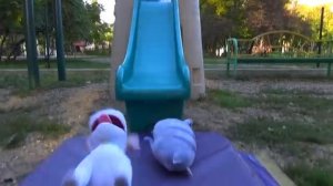 Настя и Макс ищут Хлою в парке аттракционов и на детской площадке