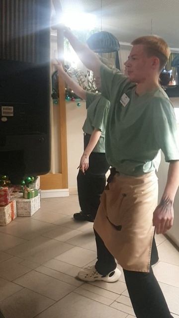 Официанты  колбасёры shorts  пицерия помидор топ танцы вкклип новыйгод  2026 dj молодёж