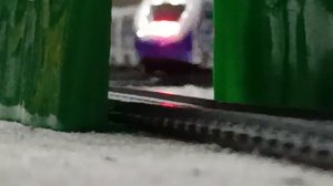 Скоростной поезд 🚉 в тоннеле