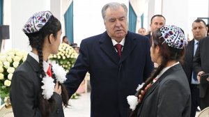 Эмомали Рахмон открыл новую школу на 1000 учеников в Хатлонской области