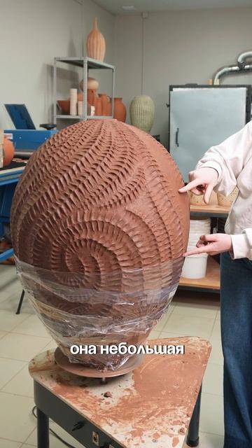 Ксения – керамист, который делает невероятные составные большие изделия! смотреть онлайн