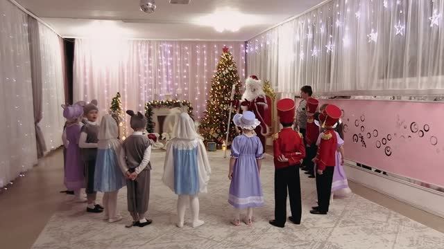 Новогодний утренник в детском садике 1-3 смотреть онлайн