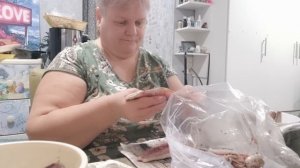 Всем приветик болталочка ,пока чищу рыбу🤣🥰👍