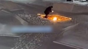 Житель Ленобласти снегом затушил Вечный огонь и был задержан правоохранительными органами