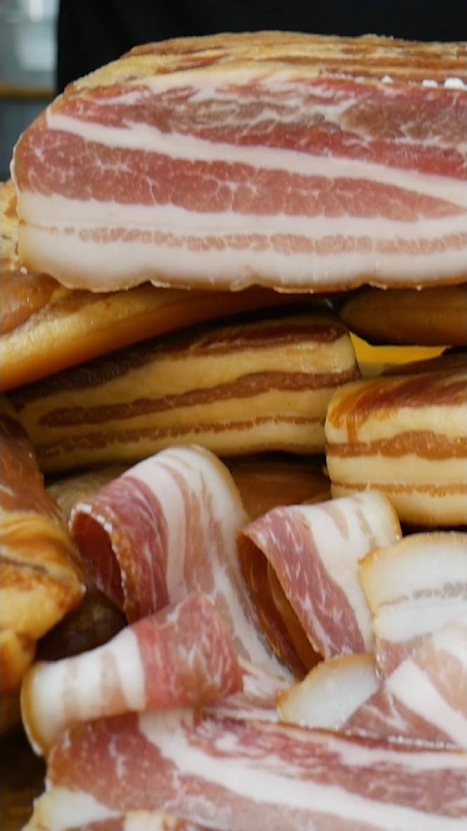 Настоящий Сырокопченый Бекон без жидкого дыма – Понятный Рецепт от А до Я и вся технология смотреть онлайн