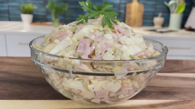 Очень простой салат на ужин – попробуйте! смотреть онлайн