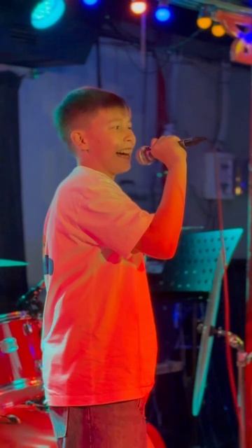 Вокал. Выступление ученика музыкальной школы Sing & Play