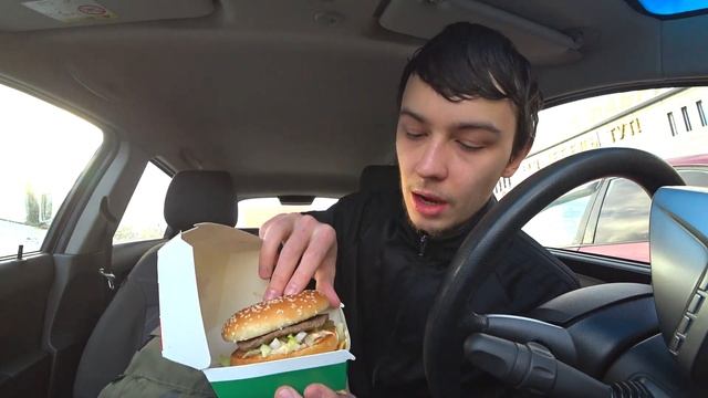 DIMAVIPER ЗАЕХАЛ В МАКАВТО И ВЗЯЛ ДВОЙНОЙ БИГ МАК С 4 КОТЛЕТ смотреть онлайн