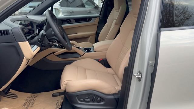 Porsche Cayenne Cashmere beigeMojave beige 2025