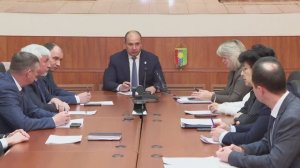 Александр Дубровин провел оперативное совещание по вопросам работы служб жизнеобеспечения города