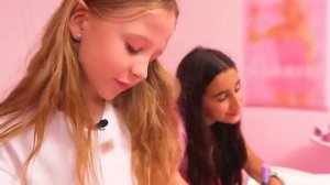 Настя и Ева в квестах Барби