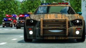 Сержант Лукас на полицейской машине пытается поймать Старую Машину-Злодея, сбежавшую из тюрьмы