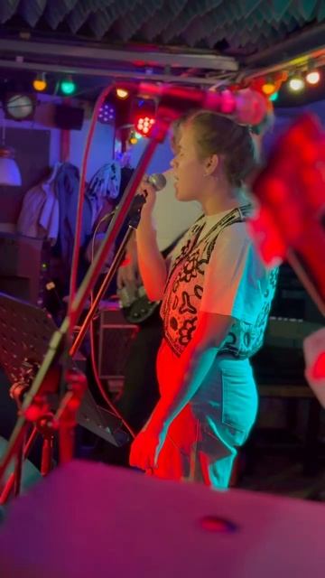 Вокал. Выступление ученицы музыкальной школы Sing & Play