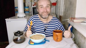 ужин без Рыжули. кашка геркулесовая и чай-чаёк. мукбанг. обжор. еда на камеру. диета. шизофрения.