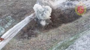 После уничтожения блиндажа ВСУ противотанковой миной штурмовик ВС РФ столкнулся с украинским FPV-дро