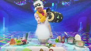 Настя учит детей профессиям