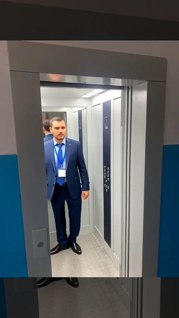 Человек в лифте NLM EVOLUTION 2023 года