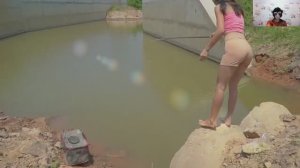 Что скрывает эта рыбачка?