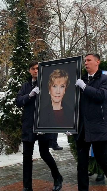 Траурная процессия. Похороны Веры Алентовой. Новодевичье кладбище. смотреть онлайн