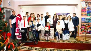 Более 100 юных макеевчан получили подарки от правительства Югры