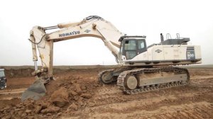 Погрузчик Komatsu PC800LC для погрузки грузовиков и ADTS