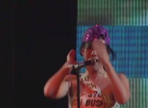 Кто взял Бомпа Le Tigre в турне - Дезинформатор (клип) - Лаборатории осциллографии