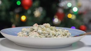 Аналитики назвали самые дорогие продукты в оливье