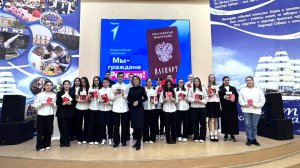 Школьники Нижневартовска получили свои первые паспорта