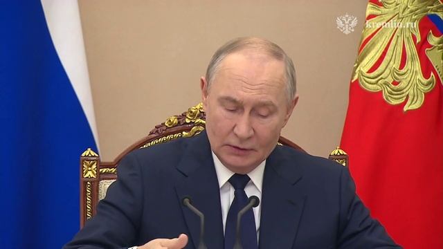 Президент провёл совещание о ситуации в зоне специальной военной операции смотреть онлайн