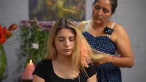 Masaje ASMR de Doña Esperanza con susurros y sonidos ASMR relajantes para dormir profundamente