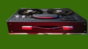 магнитофон на столе_encoded