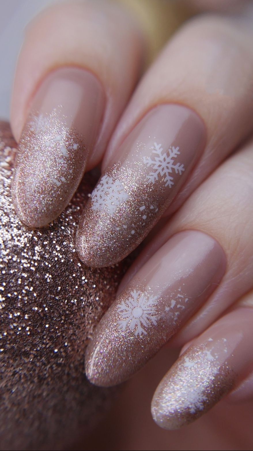 Зимний маникюр обычным лаком💅 смотреть онлайн