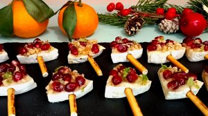 🎄 Закуска «Ёлочки» из сыра бри с грецкими орехами и гранатом