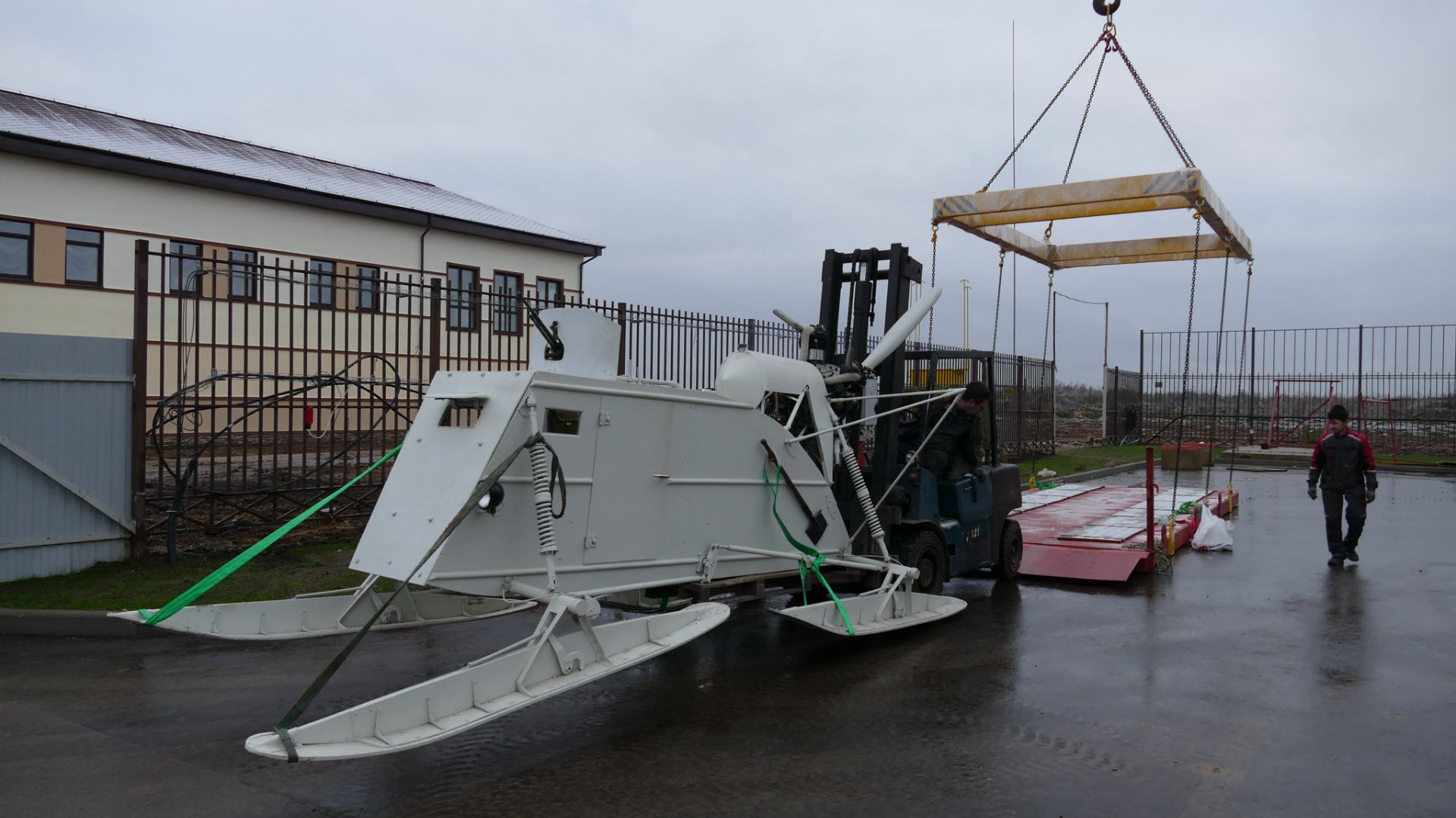 Перемещение аэросаней НКЛ-26, Музей отечественной военной истории, декабрь 2025 смотреть онлайн