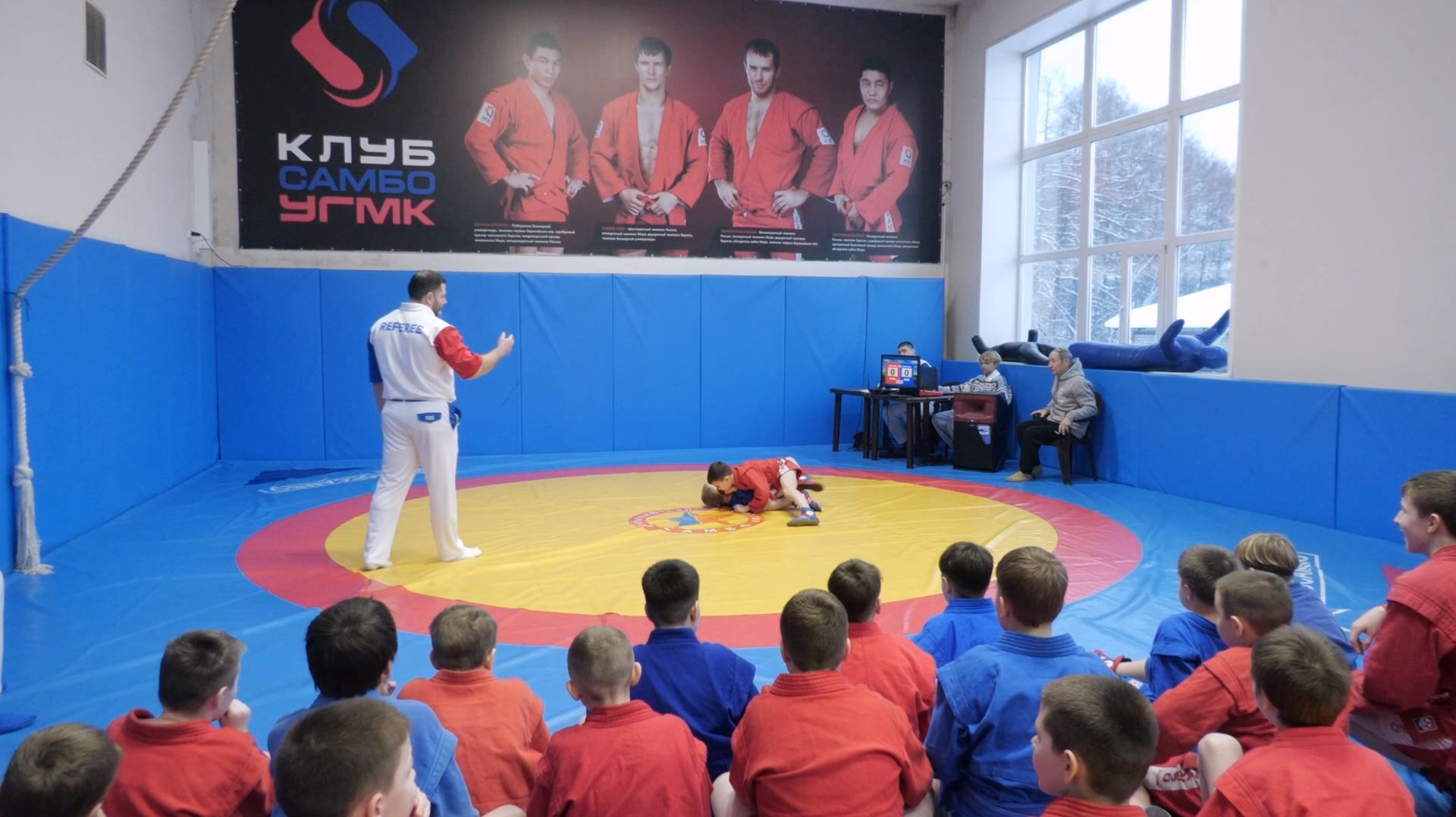 Спорт перед праздником: самбо и «Золотая шайба» в Серoве смотреть онлайн