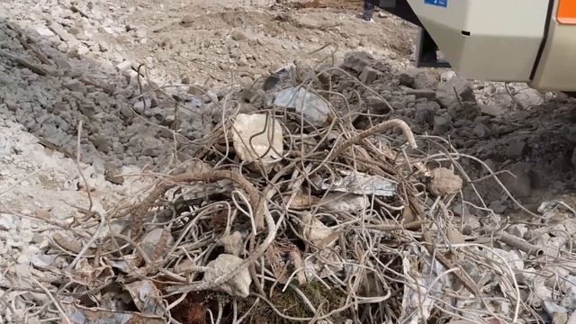 Переработка строительных отходов с помощью мобильной дробильной установки. смотреть онлайн