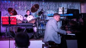 КУЗИН СЕРГЕЙ ЗА УДАРНОЙ УСТАНОВКОЙ