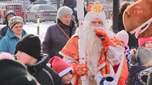 🎄 В сквере на Октябрьской зажгли новогоднюю ёлку