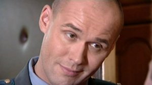 Глухарь. Глухарев отбирает деньги у продавца оружия зато, что он продал   неработающий пистолет