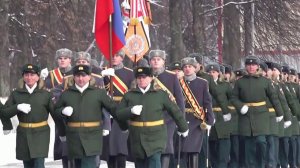 Нижегородскому высшему военно-инженерному училищу вручено Георгиевское знамя.