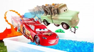 МУЛЬТИКИ ПРО МАШИНКИ 🚗 МОЛНИЯ МАКВИН И НОВЫЙ ЧЕЛЕНДЖ ПО БЕЗДОРОЖЬЮ. ТРАССА ДЛЯ ЧЕМПИОНОВ