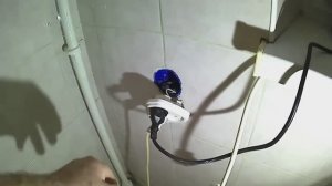 Как укрепить розетку в стене.