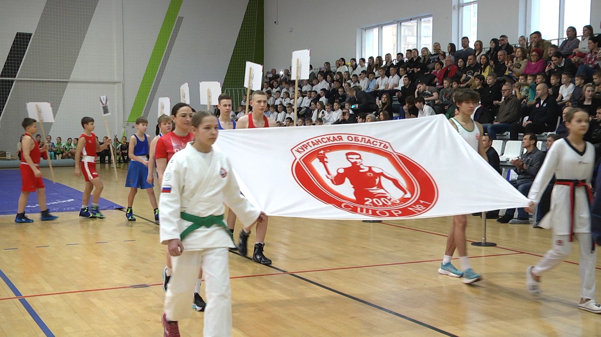 В Кургане завершили цикл турниров на Кубок Губернатора и отметили лучших спортменов и тренеров смотреть онлайн