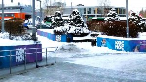 Зимняя красота. Ёлочки перед ТРК "Космос"