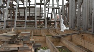 Покрылись плесенью: недобросовестный застройщик в Ленобласти оставил несколько семей без домов