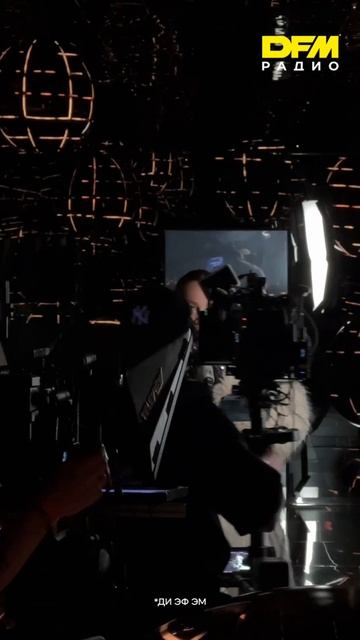 Оля Бузова и «Много мандарин» на съёмках шоу VK ПОД ШУБОЙ! смотреть онлайн