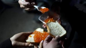 Аналитики подсчитали стоимость бутерброда с красной икрой