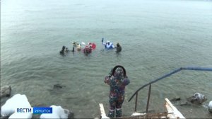 На дне Байкала дайверы устроили подводный хоровод