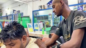 Потрясающий массаж кожи головы от знаменитого уличного парикмахера Паллава