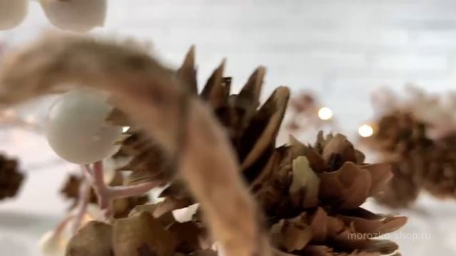 Декоративная гирлянда ЛЕСНОЕ ЧУДО с белыми ягодами, 55 тёплых белых микро LED-огней, 5+3 м, 486498-2